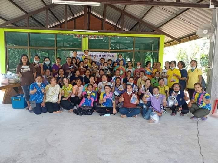 ผ้ามัดย้อม กนกวรรณ